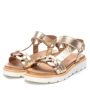 Sandali bassi da donna Carmela con plateau e cinturino a T color oro metallizzato, scarpe estive - Product Image 4