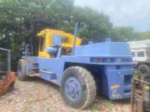 Chariot élévateur d'occasion KOMATSU FD450 pour travaux de terrassement - Offre Spéciale - Product Image 2