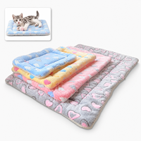 Tapis de couchage pour chien en daim épais avec logo personnalisé, rembourrage en coton, forme rectangulaire, bords surpiqués, anti-boulochage, chauffant, vente en gros