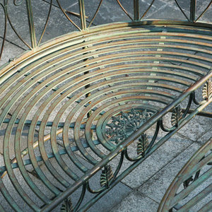 Ensemble de meubles de jardin décoratifs en fer forgé vieilli style rétro, comprenant une table et une chaise à double dossier pour villa et cour - Product Image 3