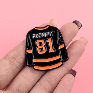 Broches de sport en émail pour maillot de hockey sur glace du Canada, avec les numéros de joueurs Rozanov <span class=keywords><strong>81</strong></span> et Hollander 24, pour les fans et les sacs à dos - Product Image 3
