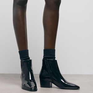 Nouvelle collection Bottes de luxe pour femmes imperméables antidérapantes en <span class=keywords><strong>cuir</strong></span> verni <span class=keywords><strong>noir</strong></span> à talon épais bout carré fermeture éclair à la cheville - Product Image 1