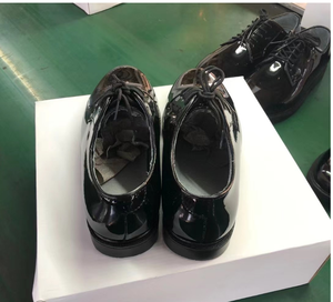 Chaussures habillées en cuir brillant PU DFP01 pour hommes, personnalisables - Product Image 4