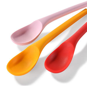 Cuchara de Silicona de Grado Alimenticio para el Hogar, Cuchara de Silicona Flexible con Mango Largo para Servir Sopa en la Cocina - Product Image 1