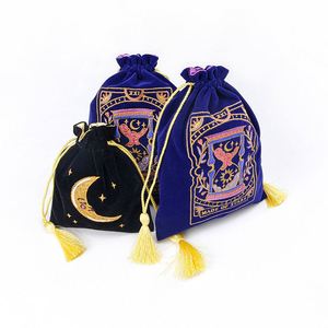 Sacs d'emballage pour bijoux doux de taille personnalisée, sacs cadeaux, pochettes en velours bleu avec cordon de serrage et LOGO brodé - Product Image 1