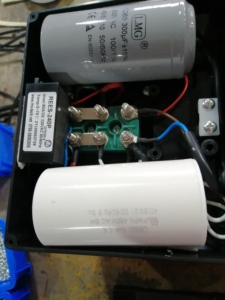 Motore AC Trifase ad Albero Cavo 2.2KW 380V 50Hz Rotazione Oraria Classe B Isolato Impermeabile - Product Image 2