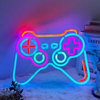 Décoration de salle d'e-sport - Panneaux lumineux en forme de jeux vidéo, néons en forme de manettes, lumières d'ambiance LED en forme de console de jeu