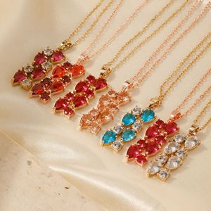 Collana con Pendente a Foglia Multicolore Mona in Zirconia AAA, Design Floreale Organico, Gioiello Regalo per Donne - Product Image 2
