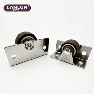 Battiscopa in plastica Ultra sottile 1 \ "& 1.25 \" con montatura laterale piatta e puleggia invisibile in PP con ruota per silenziatore direzionale piccola - Product Image 4