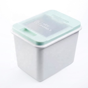 Hot Selling Airtight Flip Cover Type Dog Food Storage Barrel Insect Proof 5kg Capacity Pet Food Container