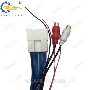 28-poliger Stecker auf 30-polige Buchse Kompletter Kabelbaum mit 2-Cinch-Adapter für Toyota Car - Product Image 4