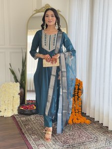 Ensemble Salwar Kameez pour femmes, moderne, bleu, ethnique, brodé, pantalon, dupatta, matière viscose à séchage rapide, pour les fêtes, indien/pakistanais - Product Image 3