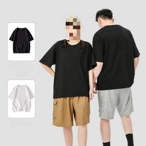 T-shirt a maniche corte in puro cotone resistente - Adatta sia per uomo che per donna. Strato interno tinta unita, spesso e ampio - Product Image 1