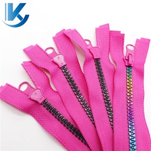 Cerniera in Resina con Chiusura Automatica Certificata OEKO-TEX100, Vendita Diretta dalla Fabbrica KY, con Nastro Rosso Rosa e Denti Colorati per Cappotti e Zaini - Product Image 2