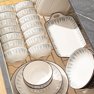 Wholesale Stocked Bone China <b>Dinnerware</b> Sets High-Temperature Ceramic Nordic Style Luxury European Wedding Dishes - Product Image 2