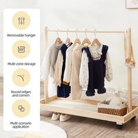 Maßgefertigter Holz-Kleiderständer für Babys und Kleinkinder aus Bambus mit Ablage und Kleiderstange für Kinderzimmer