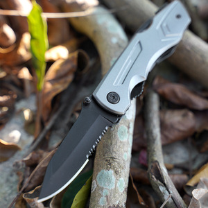 OEMカスタマイズ可能10 in 1マルチツールポータブル緊急折りたたみナイフスクリュードライバーオープナーコンビネーションツール - Product Image 4