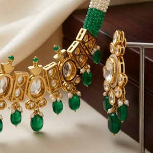 Conjunto de Collar de Plata 925 con Esmeraldas y Kundan, Joyería Nupcial de Lujo, Aretes de Perlas de Diseño para Mujer - Product Image 3