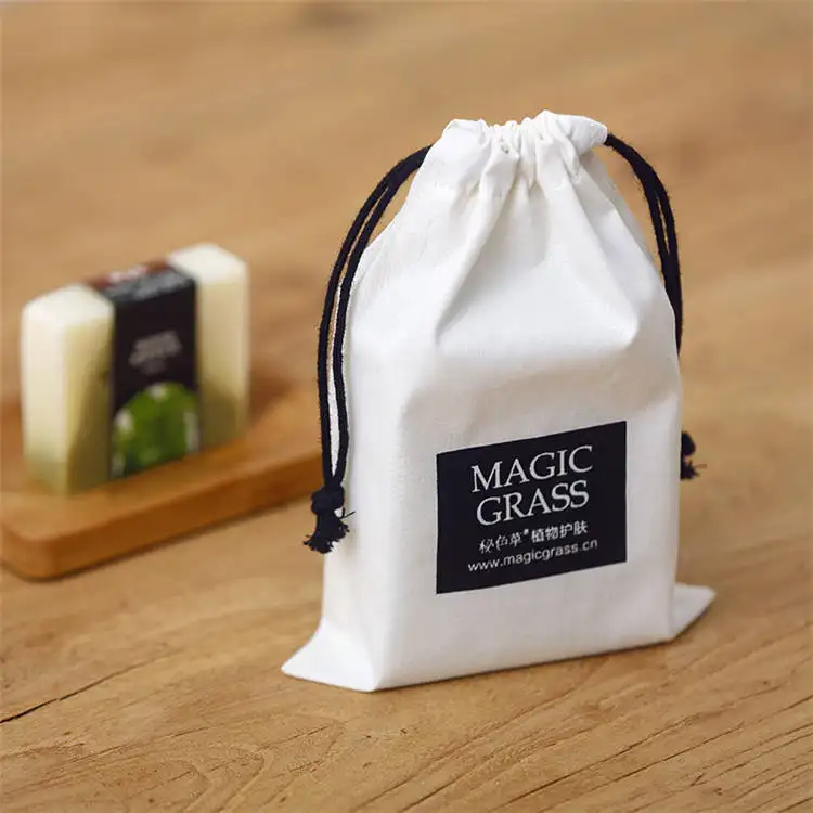 Toptan özel logo baskılı küçük % 100% organik yumuşak beyaz pamuklu muslin İpli hediye takı üretmek çanta kılıfı