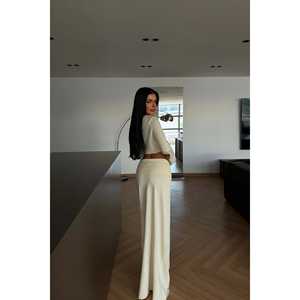 Conjunto de Suéter Crema para Mujer, Conjunto de Falda Elegante - Product Image 1