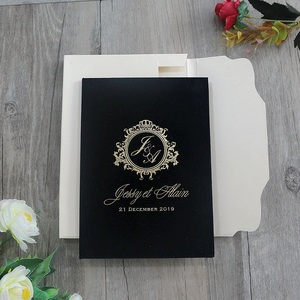 Inviti di Lusso Personalizzati in Acrilico Specchiato Oro Rosa, Libretto con Copertina Rigida in Velluto <span class=keywords><strong>per</strong></span> Matrimoni e Compleanni a Prezzo di Fabbrica - Product Image 5