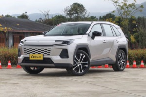 Toyota Wildlander SUV Essence Hybride HEV AWD Crossover Familial Économe en Carburant Neuf et d'Occasion Conduite à Gauche Exportation Chine Vente en Gros - Product Image 3