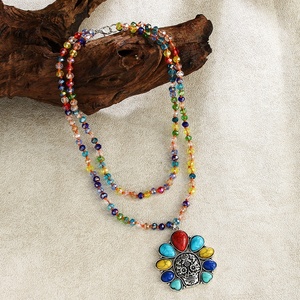 Großhandel Mode Damen Boho-Schmuck 2-Lagige Kristallglas-Halskette Totenkopf-Blumen-Türkis-Anhänger Kurze Halsketten - Product Image 4