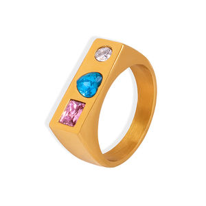 Estilo <span class=keywords><strong>de</strong></span> moda Anillo <span class=keywords><strong>de</strong></span> acero <span class=keywords><strong>de</strong></span> titanio Banda plateada <span class=keywords><strong>de</strong></span> alta calidad Característica <span class=keywords><strong>de</strong></span> luz Hipoalergénico <span class=keywords><strong>Precio</strong></span> bajo Joyería al por mayor - Product Image 1