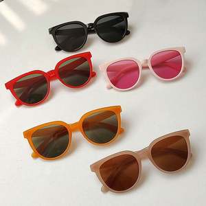 Vente en gros de lunettes de soleil personnalisées à la mode pour femmes, lunettes de soleil œil de chat rouge orange, petite monture ronde pour femmes - Product Image 3