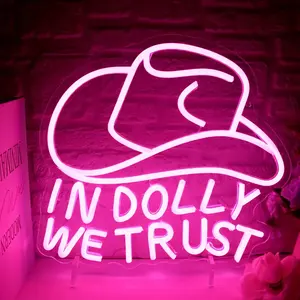 我们信任的多莉1件，粉色牛仔帽发光二极管标志，乡村复古风格墙壁艺术，卧室男人洞穴派对等