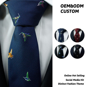 Cravatta in Poliestere Intrecciato con Motivo Libellula e Uccelli, Accessorio da Uomo per Matrimoni e Banchetti, Produttore di Cravatte Personalizzate con Motivi Aviaziari - Product Image 1