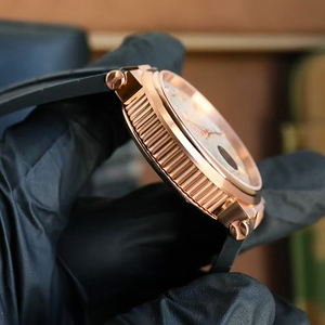 Reloj de Hombre de Alta Gama, Automático, con Fecha, Luminoso, Resistente al Agua, Cristal de Zafiro, Esfera con Patrón de Ondas Plateadas, Correa de Goma Negra - Product Image 3
