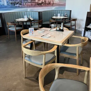 Ahşap boynuz sandalye tezgah mermer doku katı ahşap kenar masa ve katı Ramen restoran için yemek masası özel mobilya