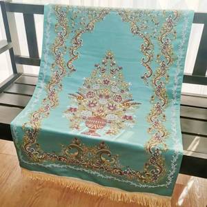 Alfombra Musulmana de Lujo con Diseño Floral, Alfombra Gruesa de Alta Calidad en Caja de Regalo, Ideal para Picnics Familiares y Oración del Ramadán - Product Image 1