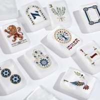 Set Mahjong Putih Mutiara dengan Pola Retro yang Berhias, Ubin Mahjong Akrilik, Permainan Koleksi untuk Hiburan, Hadiah untuk Pertemuan Keluarga