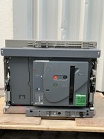 Interruptor Automático MVS16H EASYPACT de 1600 Amperios y 3 Polos, Controlador de Programación PLC