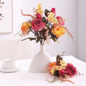 Ramo de Rosas de Seda de Doble Color Recién Asadas al por Mayor, Decoración para Sala de Estar, Mesa de Comedor, Bodas y Hoteles - Product Image 1