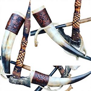 Cuerno Vikingo para Beber con Soporte, Diseño Único, Logotipo Personalizado, Hecho a Mano, Duradero, Estilo Feng Shui, Alta Calidad - Product Image 1