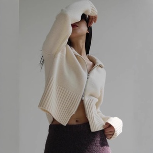 Cardigã Curto de Cashmere/Lã com Zíper Duplo e Gola Alta para Mulheres, Estilo Elegante, Outono Inverno, com Renda Floral e Detalhes Halter - Product Image 4