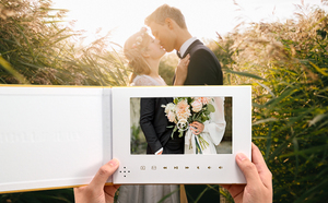 Vente en gros de carte de voeux vidéo d'invitation numérique à écran LCD IPS de 4.3/5/7 pouces brochure de livre vidéo de mariage imprimée personnalisée pour - Product Image 6