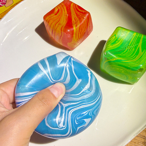 Juguete de Silicona con Diseño de Cubo de Agua con Patrón de Maltosa, Juguete Pequeño y Divertido para Niños, Herramienta para Aliviar el Estrés de los Trabajadores de Oficina - Product Image 6