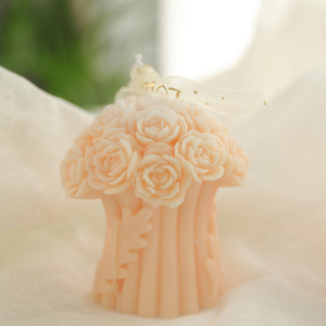 Bouquet de bougies artisanales personnalisées, amusantes et fantaisistes, parfumées à la cire d'abeille et à la cire de soja, avec des fleurs pressées, bougie florale à la rose - Product Image 3