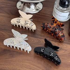 مشابك شعر أنيقة من الأسيتات بتصميم فراشة مزينة بالأحجار الكريمة للفتيات من YJL - Product Image 2