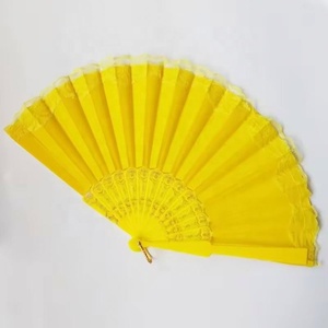 Ventilateur à main pliant en bambou imprimé de logo personnalisé de haute qualité cadeau de danse de mariage de fête sculpté avec des poignées de main de qualité - Product Image 3