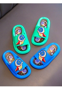 2023 pantofole di nuova moda per bambini ragazzi ragazze indossano pantofole antiscivolo con suola spessa per bambini in estate - Product Image 5