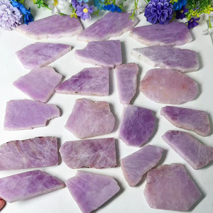 Commercio all'ingrosso lastre di <span class=keywords><strong>pietra</strong></span> di cristallo curativo viola lucido naturale di cristallo Kunzite Freeform fette laterali ruvide per la decorazione - Product Image 3