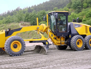 Nouvelle Niveleuse Électrique LIUGONG 4120DG4 de 7,5 Tonnes pour la Construction Routière - Product Image 3