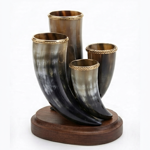 Vase en corne de buffle naturelle sculptée, centre de table rustique pour mariage, décoration de table, cadeau artisanal, vase à fleurs en corne fait main - Product Image 1