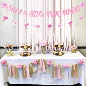 Decorazioni per Festa di <span class=keywords><strong>Compleanno</strong></span> 'Two Nado' per Bambine, Striscione 'Shes a Little Two Nado', Insegna Tornado Rosa, Accessori per Festa di <span class=keywords><strong>Compleanno</strong></span> di 2 Anni - Product Image 1
