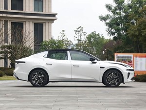 Gran Oferta 2026 Lynk & Co 07 EM-P Max, Sedán PHEV con 126 km de Autonomía, Tecnología Inteligente, Amplio Espacio, Vehículo NEV Urbano Todoterreno a Precio Accesible - Product Image 4